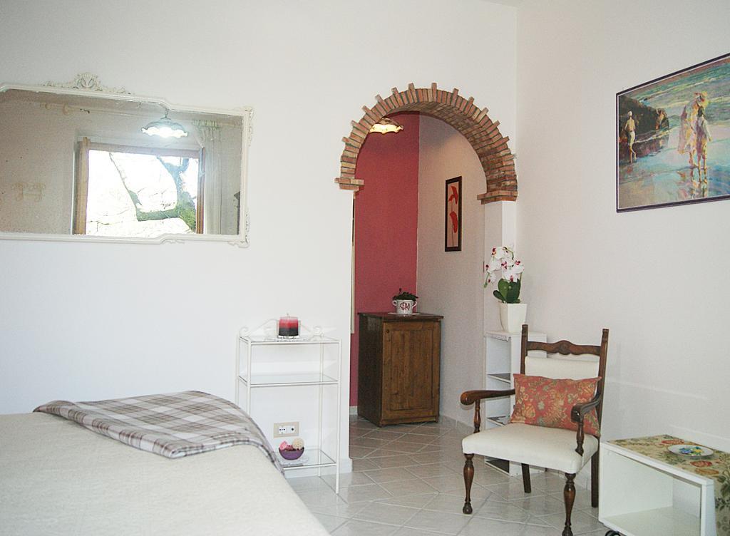 B&B La Casa Del Gelso アックアフレッダ 部屋 写真